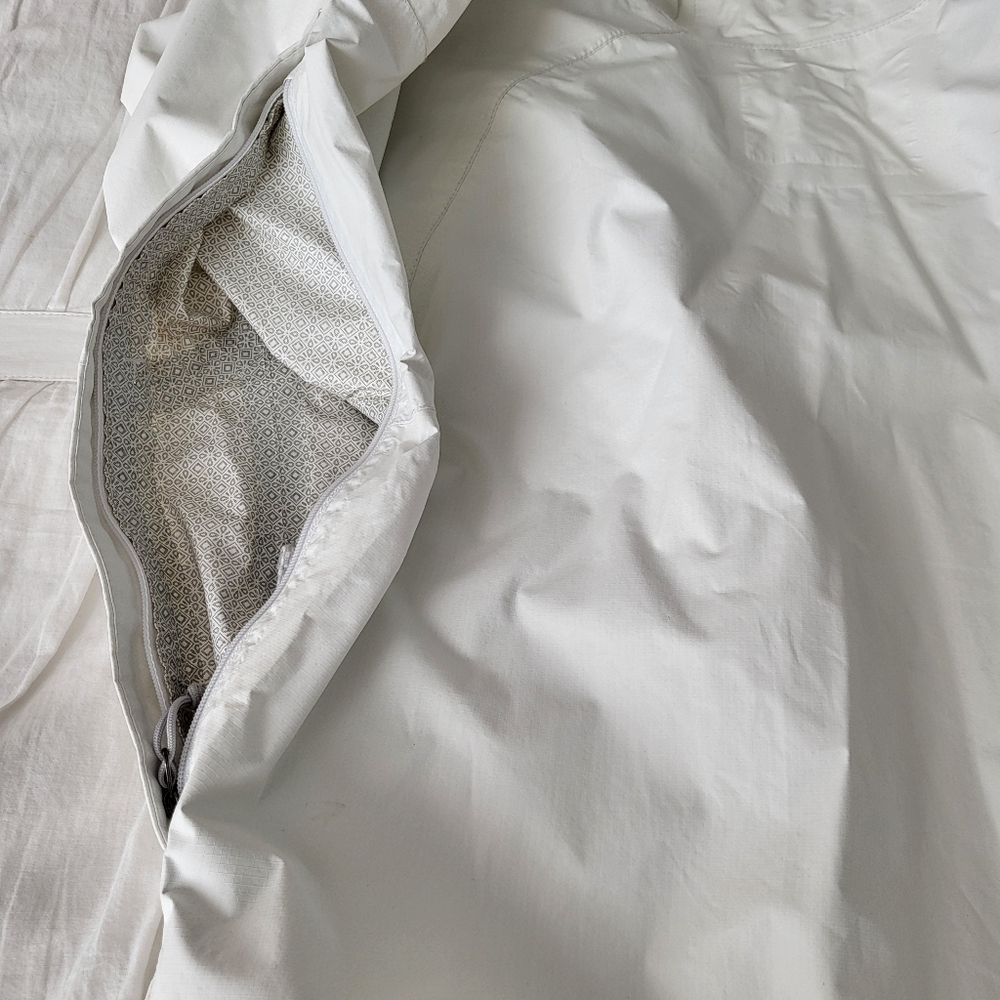 The North Face White Hyvent Waterproof Hiking Coat Rain Jacket - Picture 13 of 16